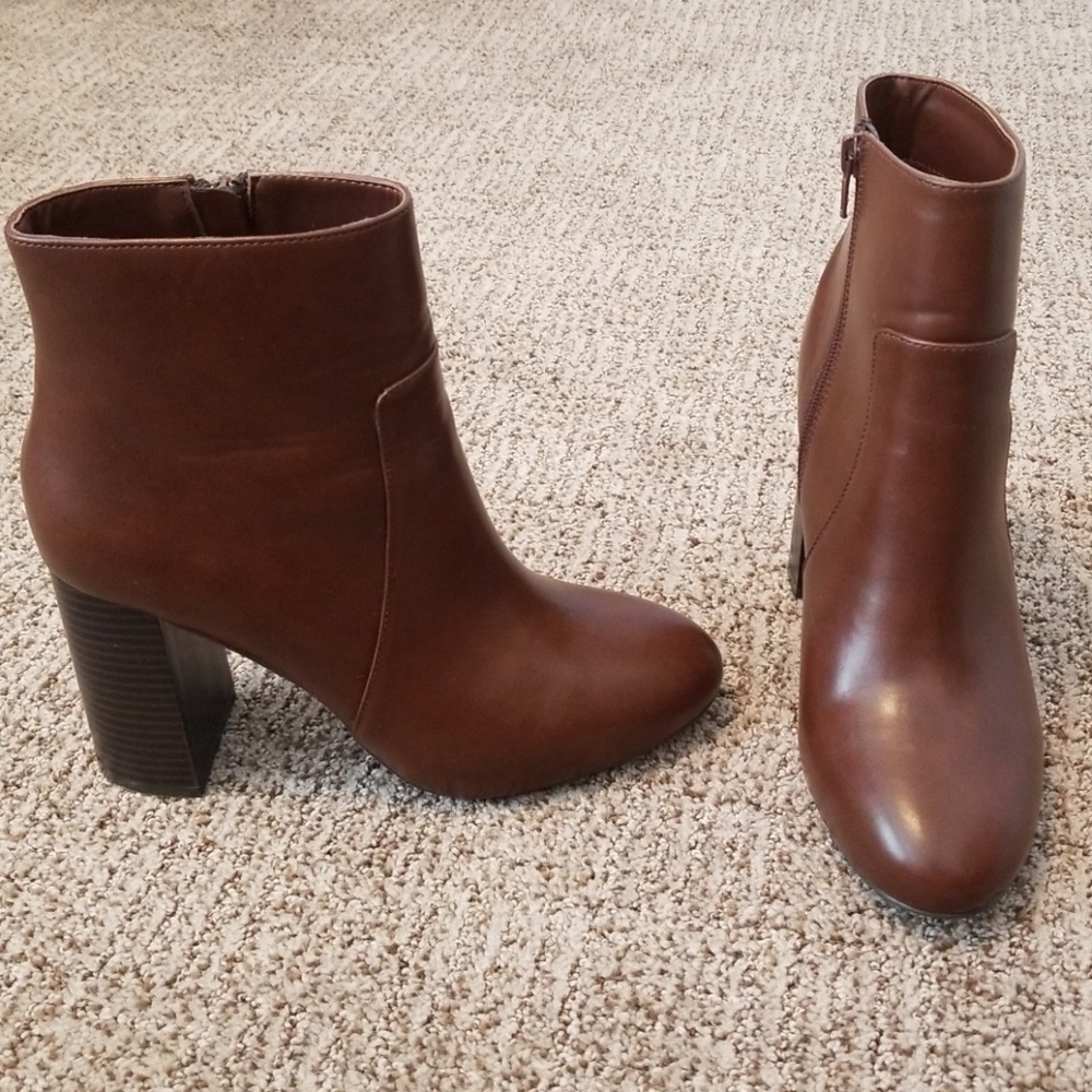 Brown ankle boot heels!